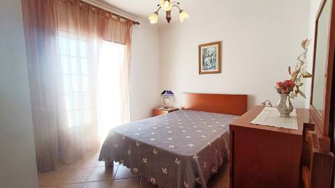 Moradia em Condomínio Privado com Piscina