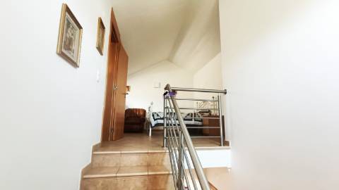 Moradia em Condomínio Privado com Piscina