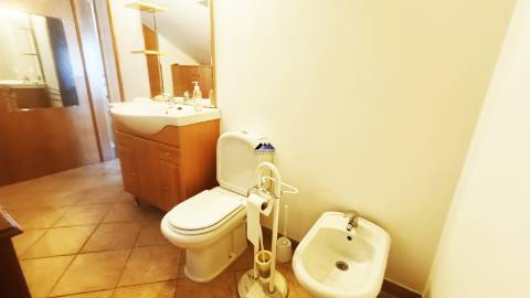 Moradia em Condomínio Privado com Piscina