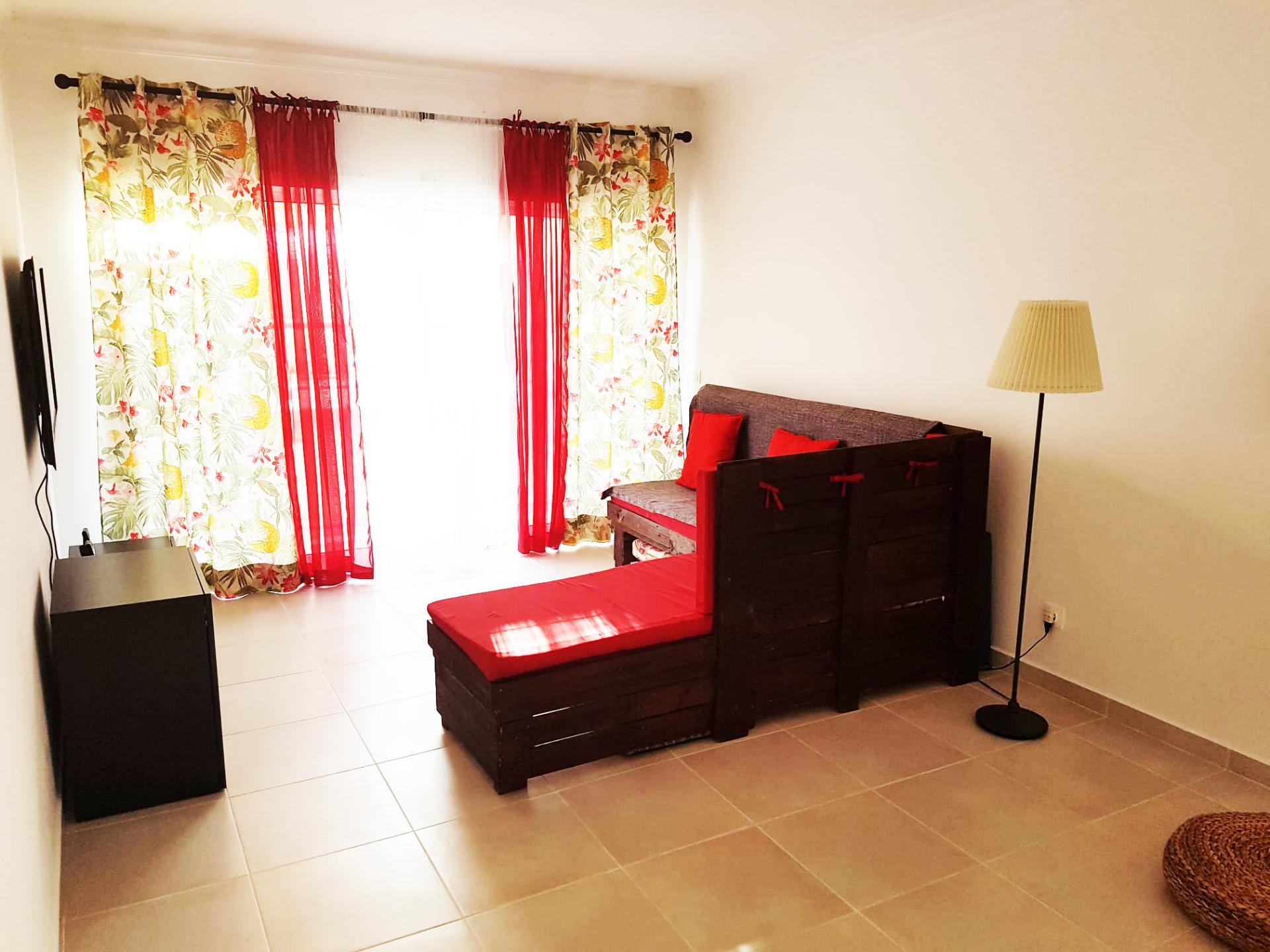 Apartamento T1 para Arrendamento Anual