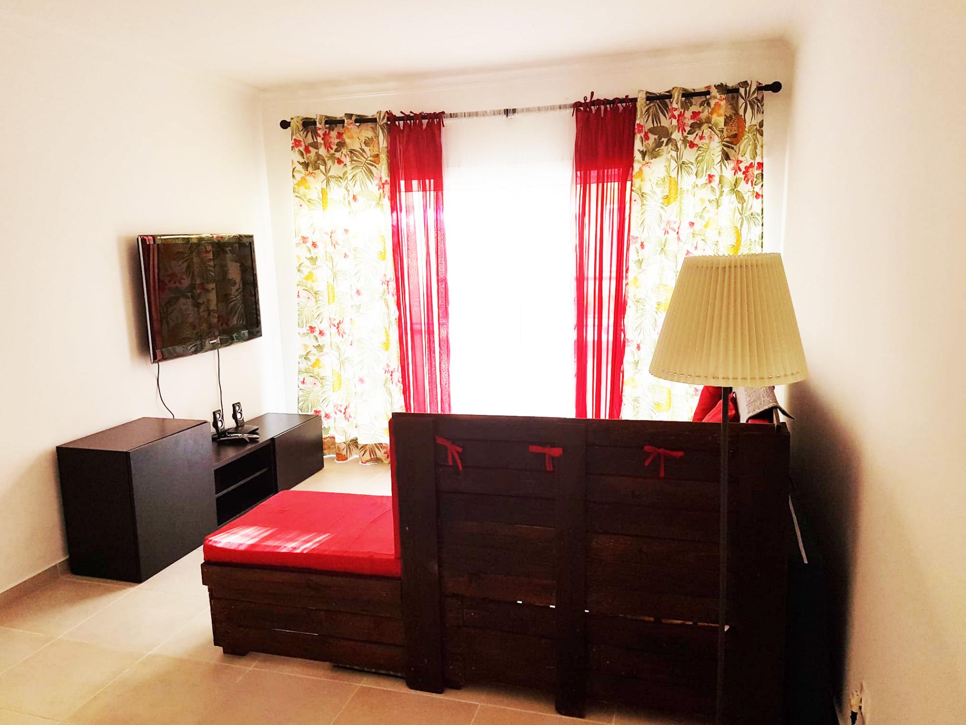 Apartamento T1 para Arrendamento Anual