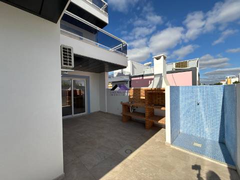 Apartamento T0+1 com Garagem e Acesso Direto à Praia - Manta Rota