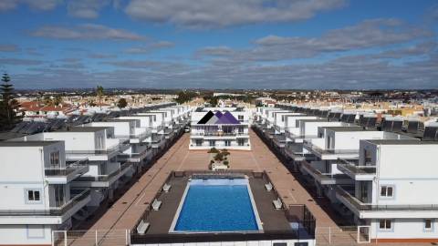 Apartamento T0+1 com Garagem e Acesso Direto à Praia - Manta Rota