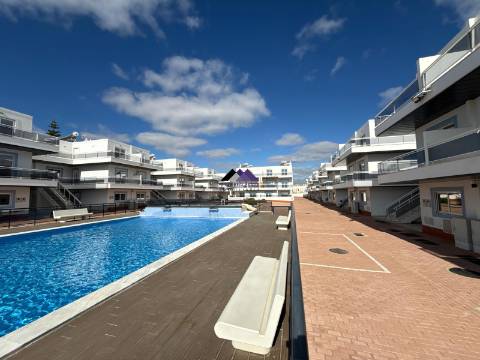 Moradia T0+4 com Garagem e Acesso Direto à Praia - Manta Rota