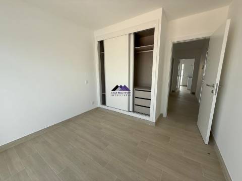 Moradia T0+4 com Garagem e Acesso Direto à Praia - Manta Rota