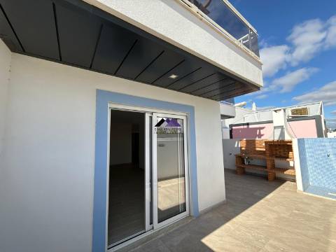 Apartamento T0+1 com Garagem e Acesso Direto à Praia - Manta Rota