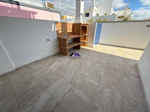 Apartamento T0+1 com Garagem e Acesso Direto à Praia - Manta Rota