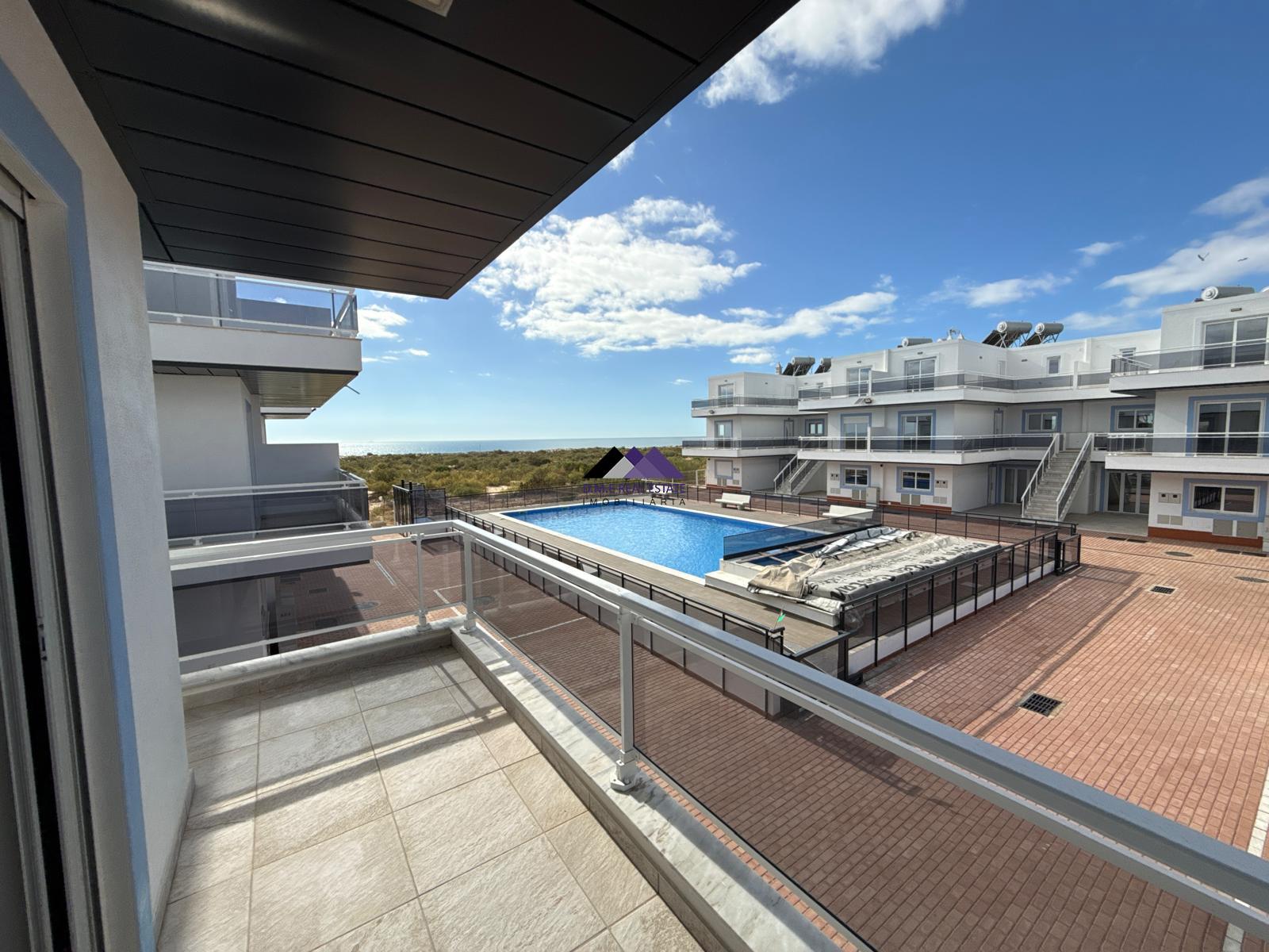 Apartamento T1+1 com Terraços Amplos e Vista Mar - Manta Rota