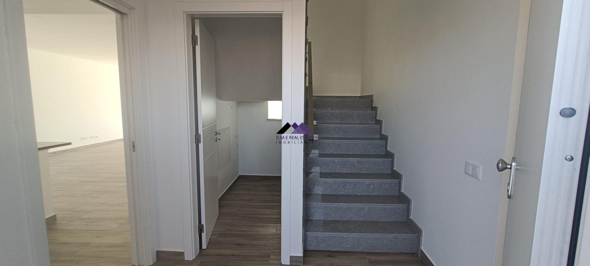 Moradia de Luxo T4 Nova a estrear em Altura