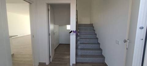 Moradia de Luxo T4 Nova a estrear em Altura