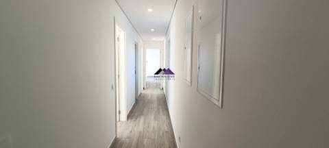 Moradia de Luxo T4 Nova a estrear em Altura