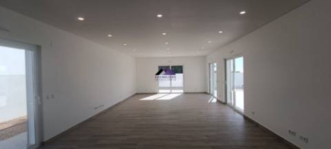 Moradia de Luxo T4 Nova a estrear em Altura