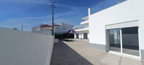 Moradia de Luxo T4 Nova a estrear em Altura