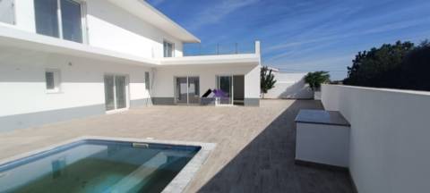 Moradia de Luxo T4 Nova a estrear em Altura