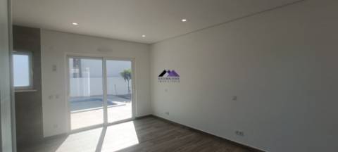 Moradia de Luxo T4 Nova a estrear em Altura