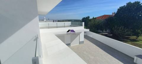 Moradia de Luxo T4 Nova a estrear em Altura