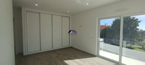 Moradia de Luxo T4 Nova a estrear em Altura