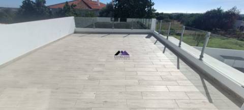 Moradia de Luxo T4 Nova a estrear em Altura