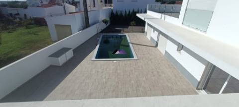 Moradia de Luxo T4 Nova a estrear em Altura