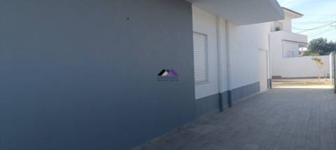 Moradia de Luxo T4 Nova a estrear em Altura