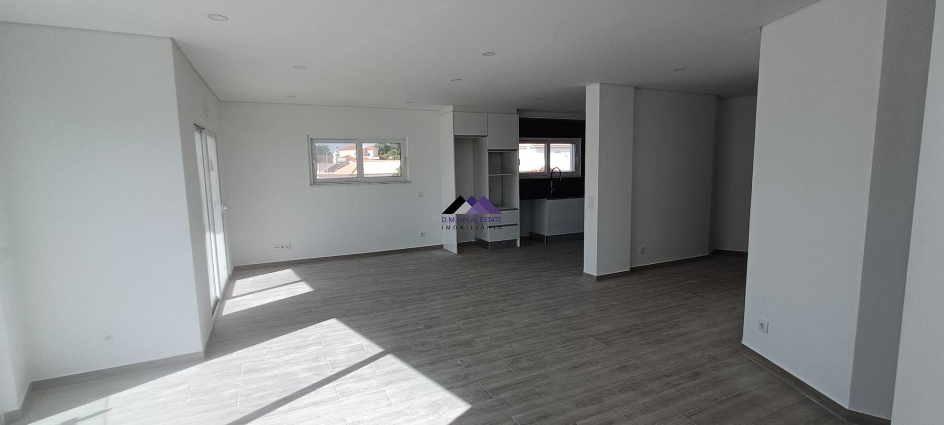 Apartamento Duplex T1+2 em construção na Urb. Casas da Alcaria - Altura
