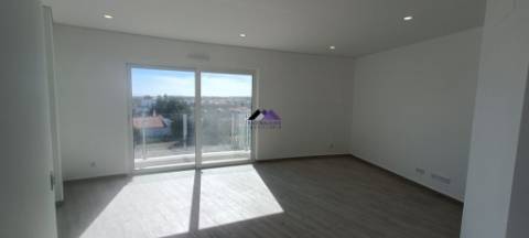 Apartamento Duplex T1+2 em construção na Urb. Casas da Alcaria - Altura