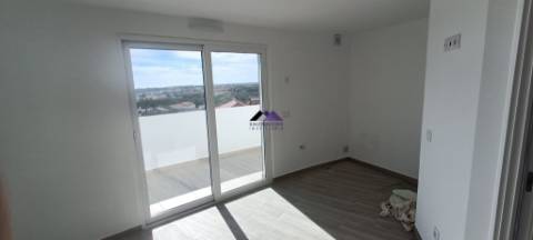 Apartamento Duplex T1+2 em construção na Urb. Casas da Alcaria - Altura