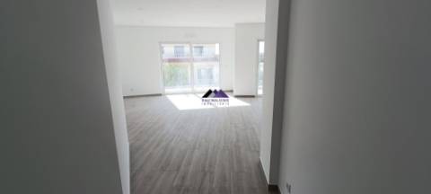 Apartamento Duplex T1+2 em construção na Urb. Casas da Alcaria - Altura