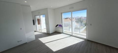 Apartamento Duplex T1+2 em construção na Urb. Casas da Alcaria - Altura