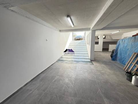 Moradia V3 com Garagem e Piscina a Estrear