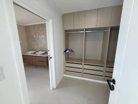 Moradia V3 com Garagem e Piscina a Estrear