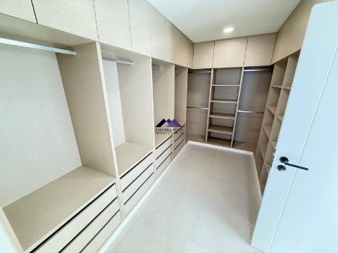 Moradia V3 com Garagem e Piscina a Estrear