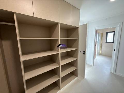 Moradia V3 com Garagem e Piscina a Estrear