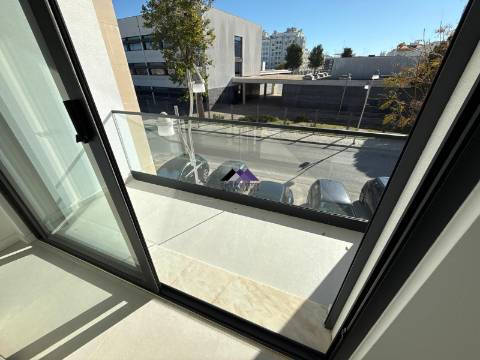 Moradia V3 com Garagem e Piscina a Estrear