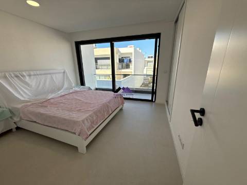 Moradia V3 com Garagem e Piscina a Estrear