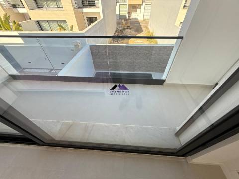 Moradia V3 com Garagem e Piscina a Estrear