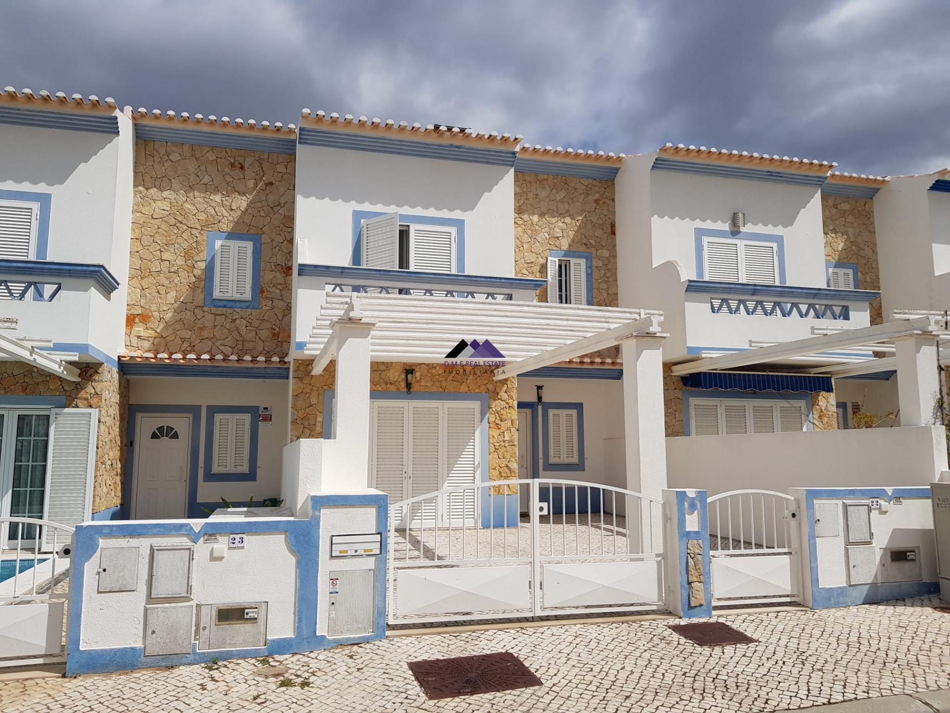 Moradia T3+1 com Estacionamento, Logradouro e Sótão