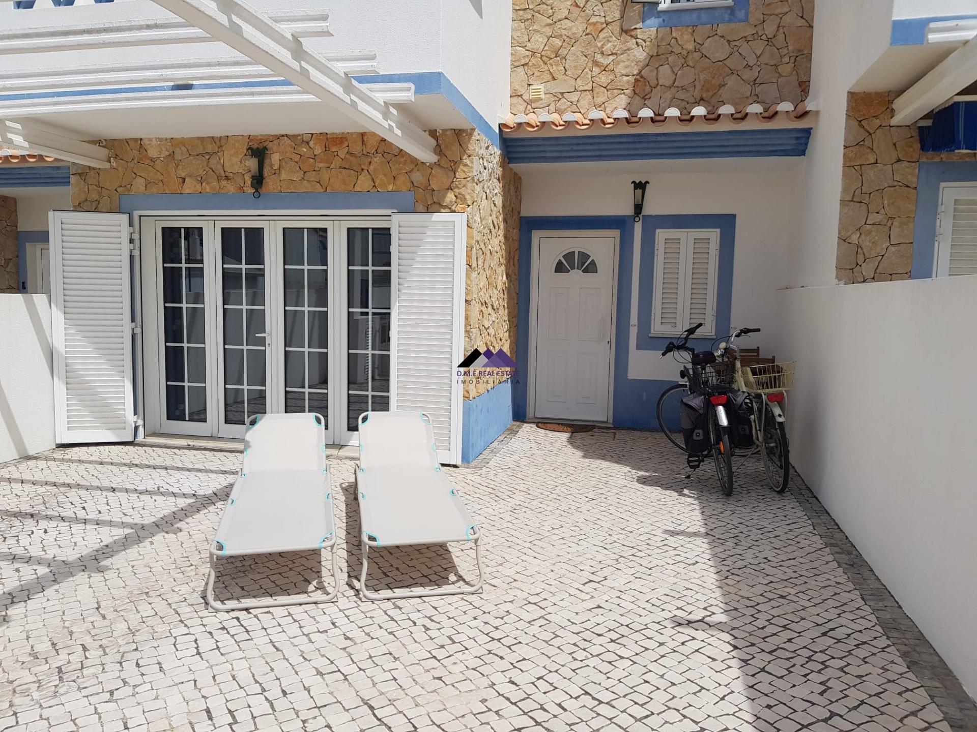 Moradia T3+1 com Estacionamento, Logradouro e Sótão