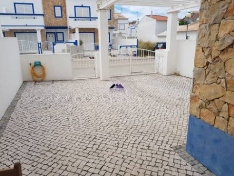 Moradia T3+1 com Estacionamento, Logradouro e Sótão