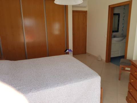 Moradia T3+1 com Estacionamento, Logradouro e Sótão