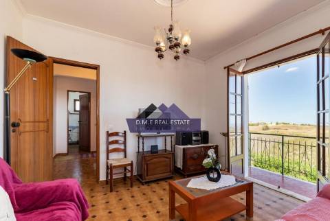 Moradia Independente de Prestígio com Vista Campo | Espaço Comercial + Habitação | Lote 4.590 m² | Terreno Misto