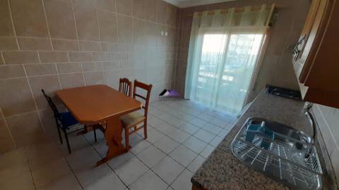 Apartamento T1 na Urbanização das Amendoeiras