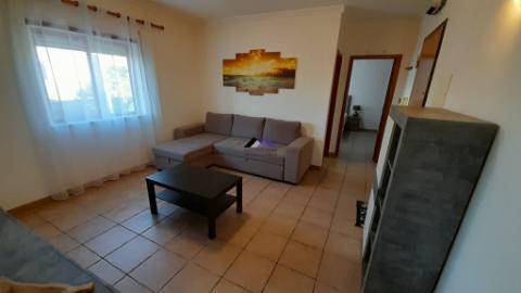 Apartamento T1 na Urbanização das Amendoeiras