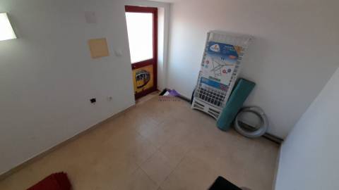 Apartamento T1 na Urbanização das Amendoeiras