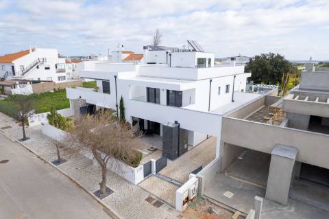 Moradia de Luxo T2+2 | Turquesa Residence