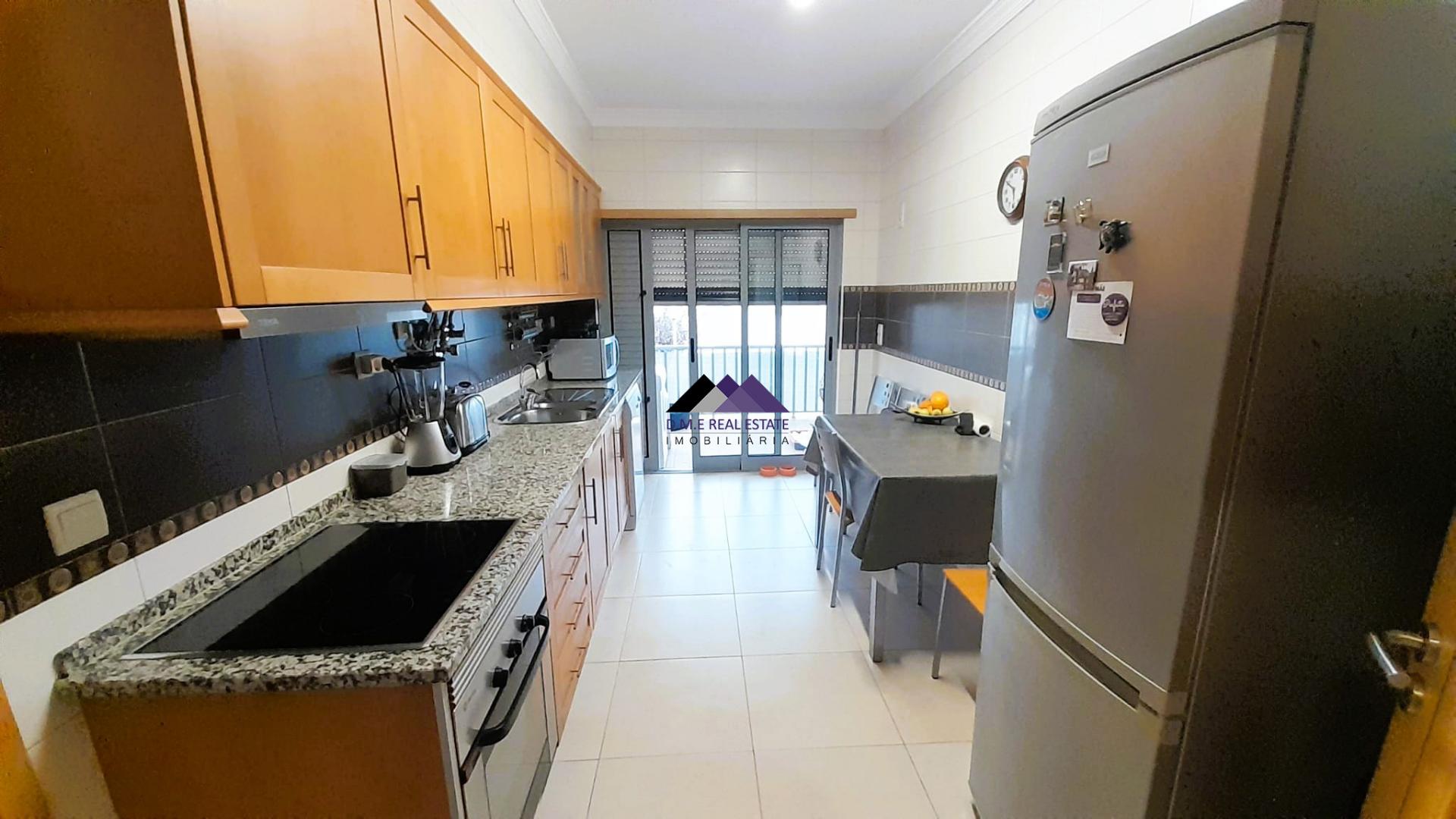 Apartamento T3 na Urbanização Rias Parque