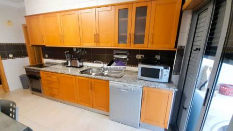 Apartamento T3 na Urbanização Rias Parque