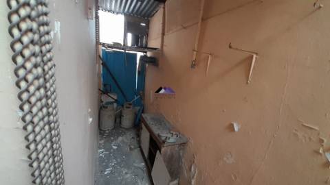 Casa Térrea para Recuperar nas Hortas com Grande Potencial