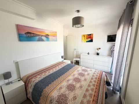 Duplex T1+1 Moderno com Terraço e Varandas - a 350m da Praia em Monte Gordo
