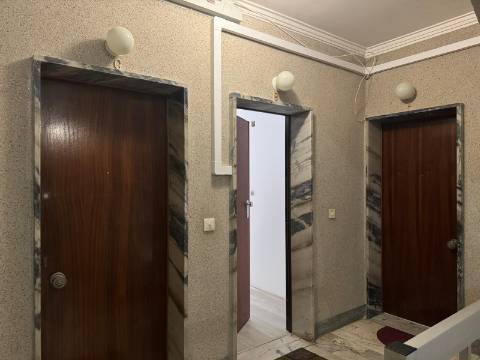 Apartamento T2 Remodelado na Cruz de Pau